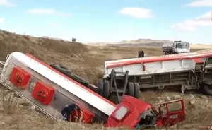 “Петровис”-ийн шатахуун ачсан автомашин осолджээ
