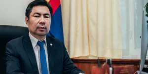 УИХ-ЫН ГИШҮҮН Н.НАРАНБААТАРЫН “ҮНДЭСЛЭЛГҮЙ ХӨРӨНГӨЖСӨН” ГЭХ ХЭРГИЙГ ПРОКУРОРТ ШИЛЖҮҮЛЖЭЭ