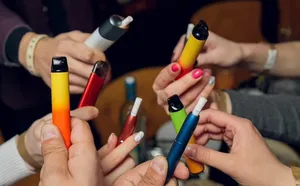 ХҮҮХДЭД ЭЛЕКТРОН ТАМХИ ЗАРАХГҮЙ БАЙХ АЯНЫГ ӨНӨӨДРӨӨС ЭХЛҮҮЛЖ БАЙНА