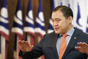 Л.ГАНТӨМӨР: ГАДААДЫН ХӨРӨНГӨ ОРУУЛАЛТ БУУРЧ БАЙГАА УЧИР ШАЛТГААН БОЛ УЛС ТӨРИЙН ТОГТВОРГҮЙ БАЙДАЛТАЙ ХОЛБООТОЙ