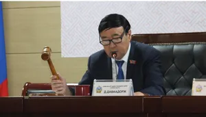 ЭЕШ-ЫН МӨНГӨН УРАМШУУЛЛААС 8 СУМЫН ЗАСАГ ДАРГАД 31 САЯ ТӨГРӨГ ОЛГОХЫГ ДЭМЖЛЭЭ