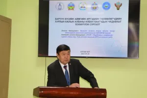 ЭЕШ-Д СУРАГЧИД НЬ ХАМГИЙН ӨНДӨР ОНОО АВСАН ЗӨВХӨН 1 СУМЫН ЗАСАГ ДАРГЫГ 7 САЯ ТӨГРӨГӨӨР УРАМШУУЛНА