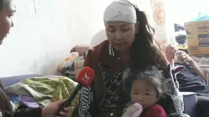 БАГА НАСНЫ ГУРВАН ХҮҮХЭДТЭЙ ЭХ АЖЛААСАА ХАЛАГДАЖ АМЬДРАХ ГАЗАРГҮЙ ГУДАМЖИНД ХӨӨГДӨН ГАРЧЭЭ