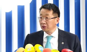 ЖИЛ БҮР 1,7 ИХ НАЯД БУЮУ 300-400 МВТ-ТАЙ ТЭНЦЭХ ЦАХИЛГААН СТАНЦ БАРИХ ХӨРӨНГИЙГ ХҮҮХДИЙН МӨНГӨ БОЛГОЖ ОЛГОДОГ