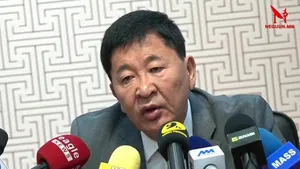 ГАШУУНСУХАЙТ-ГАНЦМОД БООМТЫН ХИЛ ДАМНАСАН ТӨМӨР ЗАМЫН БҮТЭЭН БАЙГУУЛАЛТЫН БАРИЛГЫН АЖИЛ ГҮЙЦЭТГЭХ ГЭРЭЭНД ГАРЫН ҮСЭГ ЗУРАХ ЁСЛОЛ БОЛЖ БАЙНА