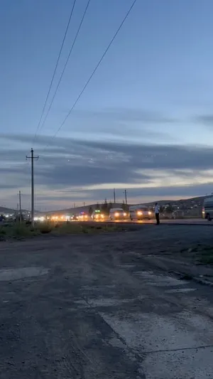 ЯПОН УЛСЫН ЭЗЭН ХААН БОЛОН ТҮҮНИЙ ГЭРГИЙ НАРЫГ ЯВЖ БАЙНА ХЭМЭЭН 22-ЫН ТОВЧООНЫ ЗАМЫГ НИЙТЭД НЬ ХААЖ ИРГЭДИЙГ БУЛАН ТОХОЙД НУУГДАХЫГ ШААРДЖЭЭ