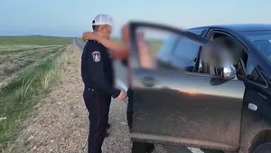 Хөдөө орон нутгийн замд согтуугаар тээврийн хэрэгсэл жолоодож өөрийн болон бусдын амь насанд эрсдэл учруулж байна.Уусан бол бүү жолоод ‼️