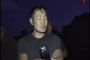 ЗАМ ХААСНААС БОЛЖ АЖИЛГҮЙ ,ОРЛОГОГҮЙ ХҮНД БАЙНА