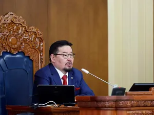 ОФФТЕЙК ГЭРЭЭНҮҮД БАЙГУУЛАГДАХАД Г.ЗАНДАНШАТАР ПАРЛАМЕНТЫГ УДИРДАЖ БАЙВ