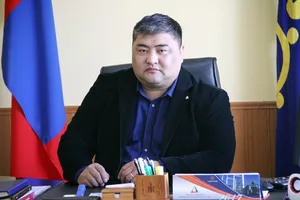 ДАРХАН-УУЛ АЙМГИЙН ЗАСАГ ДАРГА Б. АЗЖАРГАЛ ЗАСАНГИЙН ХҮМҮҮЖИГЧ БОЛОХ УУ?