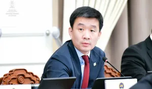 ХУУЛЬ ДЭЭГҮҮР АЛХСАН ГИШҮҮН: ДАВ.ЦОГТБААТАР БҮРЭН ЭРХИЙНХЭЭ ЦААНА НУУГДСАН УУ?