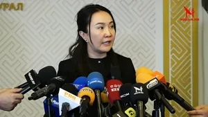 Уих-ын гишүүн Ч.Ундрам цаг үеийн асуудлаар мэдээлэл хийж байна