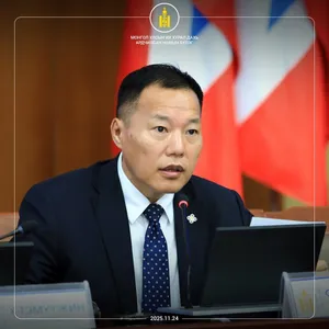 УИХ ДАХЬ АРДЧИЛСАН НАМЫН БҮЛЭГ ЭЭЛЖИТ /2025.11.24/ ХУРЛААР ХОЁР АСУУДЛЫГ ХЭЛЭЛЦЛЭЭ