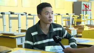 БОЛОВСРОЛЫН ЯАМНААС ГАРСАН ШИЙДВЭРТ БАГШ НАР СЭТГЭЛ ДУНДУУР БАЙНА