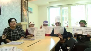 АХМАДУУД ТЭТГЭВРИЙН МӨНГИЙГ НЭМЭГДҮҮЛЭХИЙГ ШААРДАЖ 57 ДАХЬ ӨДРӨӨ СУУЛТАА ҮРГЭЛЖЛҮҮЛЖ БАЙНА