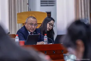 Төсвийн байнгын хорооны санал, дүгнэлттэй холбогдуулан Улсын Их Хурлын гишүүн Г.Хосбаяр асуулт асууж, Н.Учрал сайд болон ажлын хэсгийн гишүүдээс хариулт авах үеэр Улсын Их Хурлын гишүүн, Улсын Их Хура