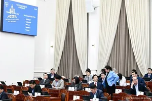 Улсын Их Хурлын асуулгын цагаар дундаж давхаргыг хамгаалах, тэлэх тухай асуудлаар мэтгэлцэв