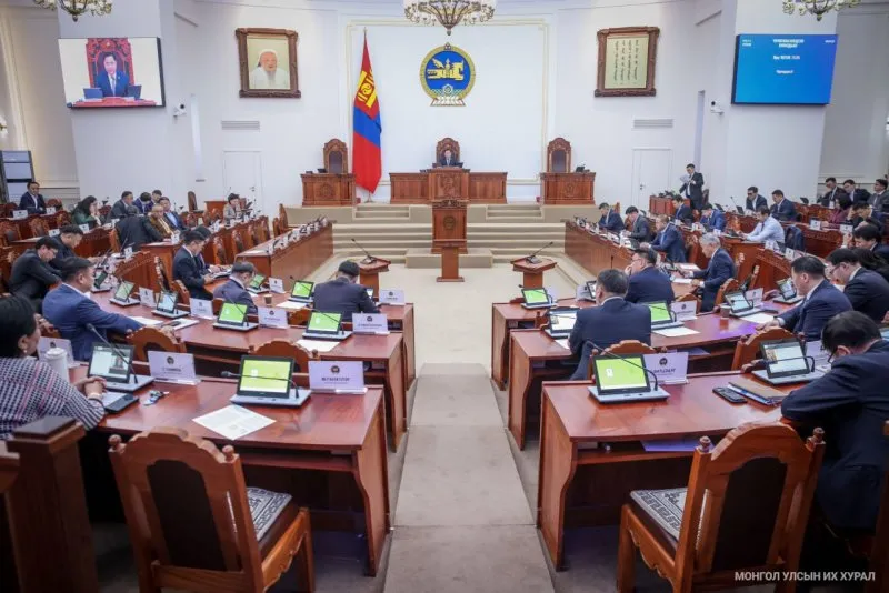 Төсвийн хүрээний мэдэгдэл, төсвийн төсөөллийн тухай хуульд өөрчлөлт оруулах тухай хуулийн төслийг гурав дахь хэлэлцүүлэгт шилжүүлэв