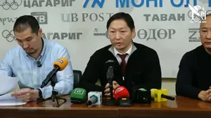 #ШУУД: УЛСЫН 1-Р ТӨВ ЭМНЭЛГИЙН ҮЙЛ АЖИЛЛАГАА ДОГОЛДОЖ ЭМЧИЛГЭЭ ҮЙЛЧИЛГЭЭ ЯВУУЛАХАД ХҮНДРЭЛ УЧИРЧ БАЙГАА ТАЛААР ЭМНЭЛГИЙН АЖИЛЧИД МЭДЭЭЛЭЛ ХИЙЖ БАЙНА