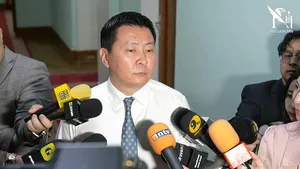 Э.Бат-Амгалан: Нийслэлийн мега төслүүдийг шалгах түр хороо байгуулах бланк өнөөдрөөс явж байна. 40 гаруй гишүүн гарын үсэг зурсан