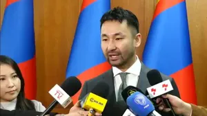 О.МӨНХЖИН: ЖИЛ БҮР 3.5 ТЭРБУМ ТӨГРӨГИЙН ТАТВАР ТӨЛЖ БАЙНА. 100 ГАРУЙ АЖЛЫН БАЙРТАЙ