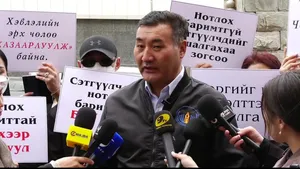 Ц.МӨНХБААТАР: НЭГҮҮН.МН САЙТЫН НЭР БҮХИЙ СЭТГҮҮЛЧДИЙГ ОЛОН НИЙТЭД ГЭМТ ХЭРЭГТЭН МЭТ ХЭВЛЭЛИЙН ХУРАЛ ХИЙСЭН