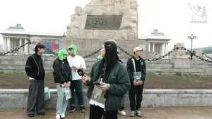 ДИНЗАГИЙН БАГ 720 ГАРУЙ СУРГУУЛЬД НОМ УНШЛАГЫН БҮТЭЭЛТ ОРЧИН БҮРДҮҮЛЭХЭЭР АЖИЛЛАЖ БАЙНА