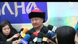 ДУУЧИН Л.БОЛДБААТАР “МОНГОЛОО ДУУЛНА” ТОГЛОЛТЫН ХЭВЛЭЛИЙН БАГА ХУРАЛ

Тасалбар авах линк https://ticket.mn/event/3186